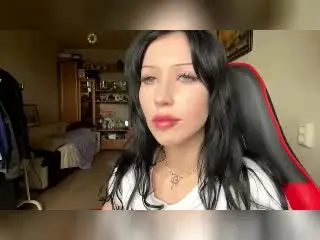 Xlovecam Nude Webcam of CarolynnDrage