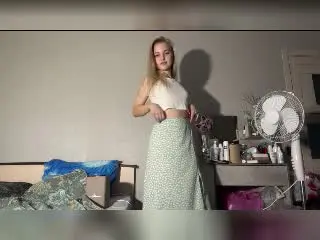 Xlovecam Nude Webcam of NievesMegee