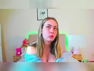 Xlovecam Live Sex Cam of MelanieCutes