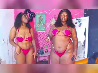 Xlovecam Live Porn of ChaynaAndCandy