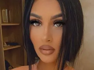 Xlovecam Free Live Porn of SelenaCruz