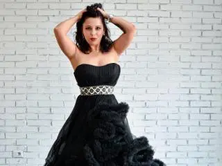 Xlovecam Live Sex Cam of LauraSin