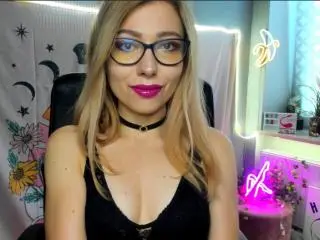 Xlovecam Sex Chat of HeartHeidi