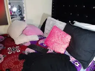 Xlovecam Free Porn Cam of KarenCurlyHair
